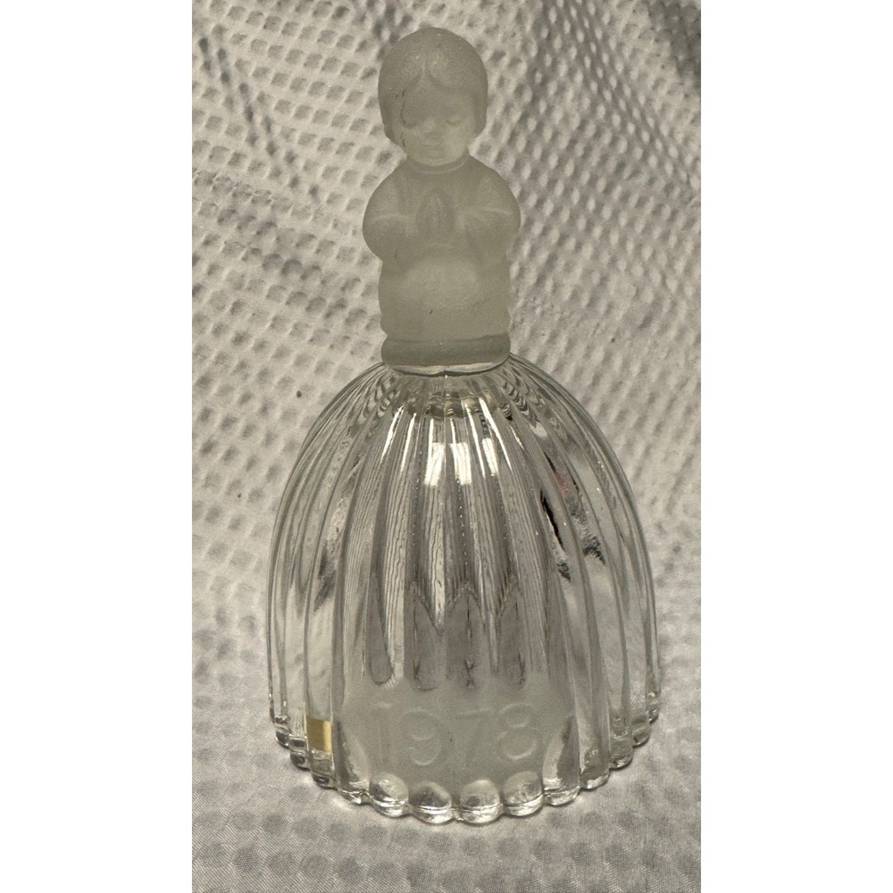 1978 Goebel Annual Crystal Bell Frosted Satin Praying Child Handle 6"